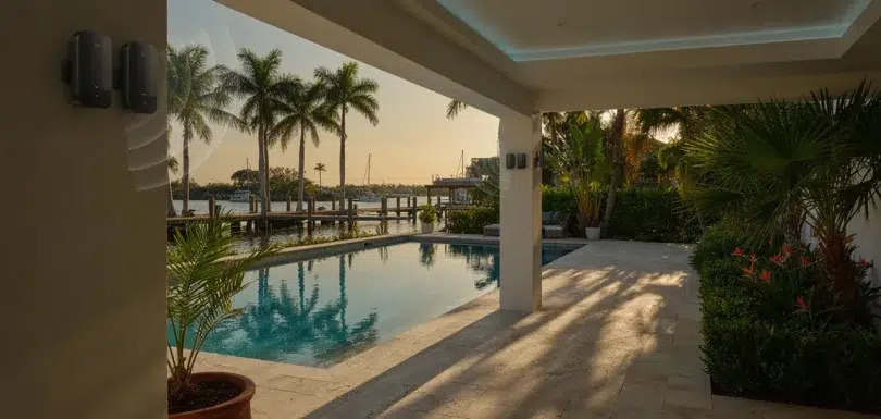 Outdoor WiFi in Florida UniFi Access Points for Pools, Patios & Waterfronts That Survive the Heat